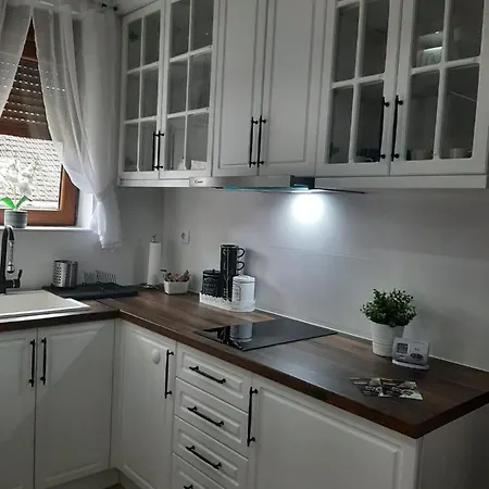 Hedonist Apartament *